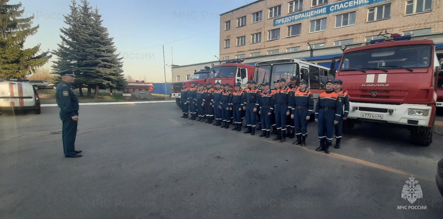 В Парфеньевский муниципальный округ убыла аэромобильная группировка  Главного управления МЧС России по Костромской области - Новости - Главное  управление МЧС России по Костромской области