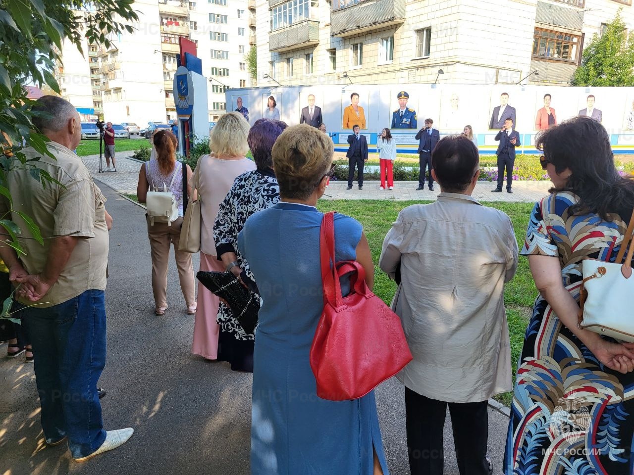 Сотрудник МЧС Валерий Кокурин занесен на «Доску почета» города Костромы -  Новости - Главное управление МЧС России по Костромской области