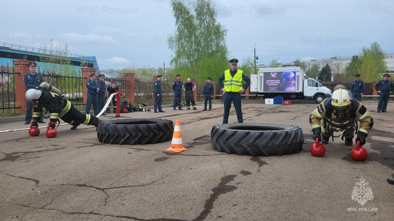 В Костроме выбрали самого стойкого пожарного!