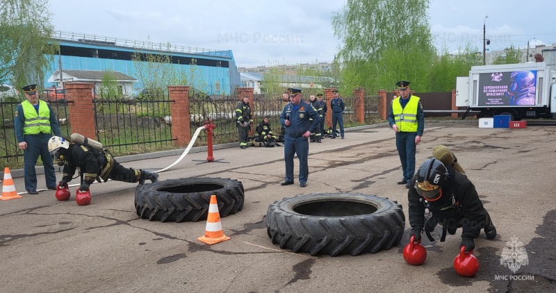 В Костроме выбрали самого стойкого пожарного!