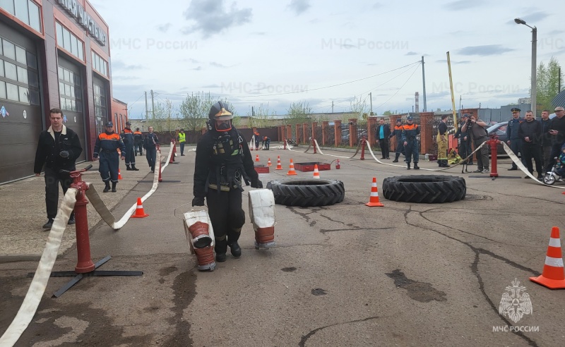 В Костроме выбрали самого стойкого пожарного!