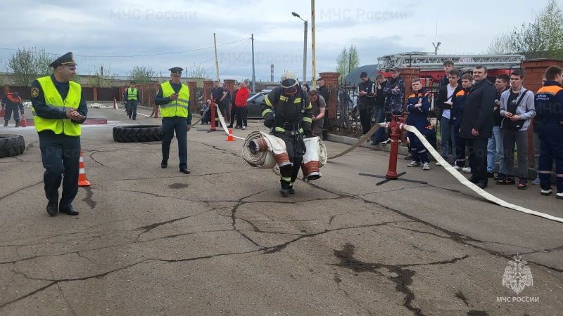 В Костроме выбрали самого стойкого пожарного!