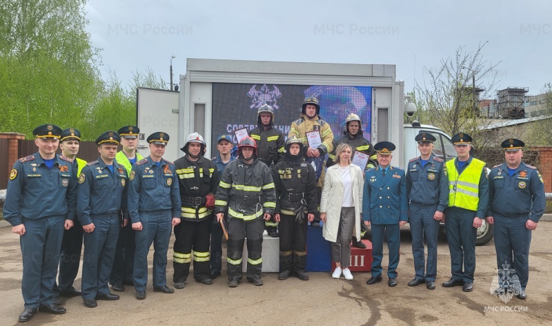 В Костроме выбрали самого стойкого пожарного!