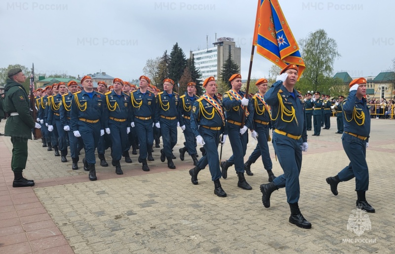 Парадный расчёт МЧС России принял участие в Параде в честь Дня Победы